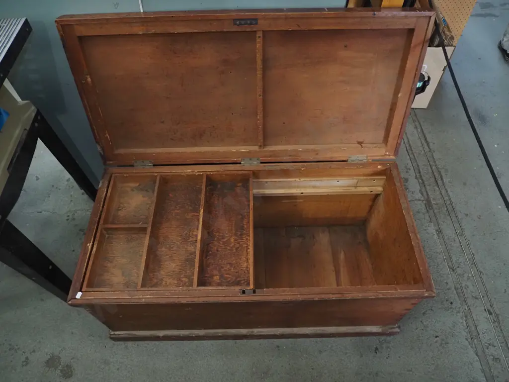 woodworkers chest H-450 W-980 D-460 Image 1++