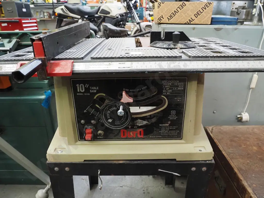 Duro table saw Image 1++