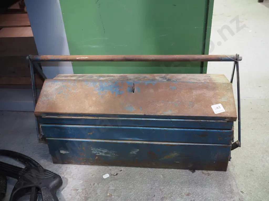 metal tool box Image 1++