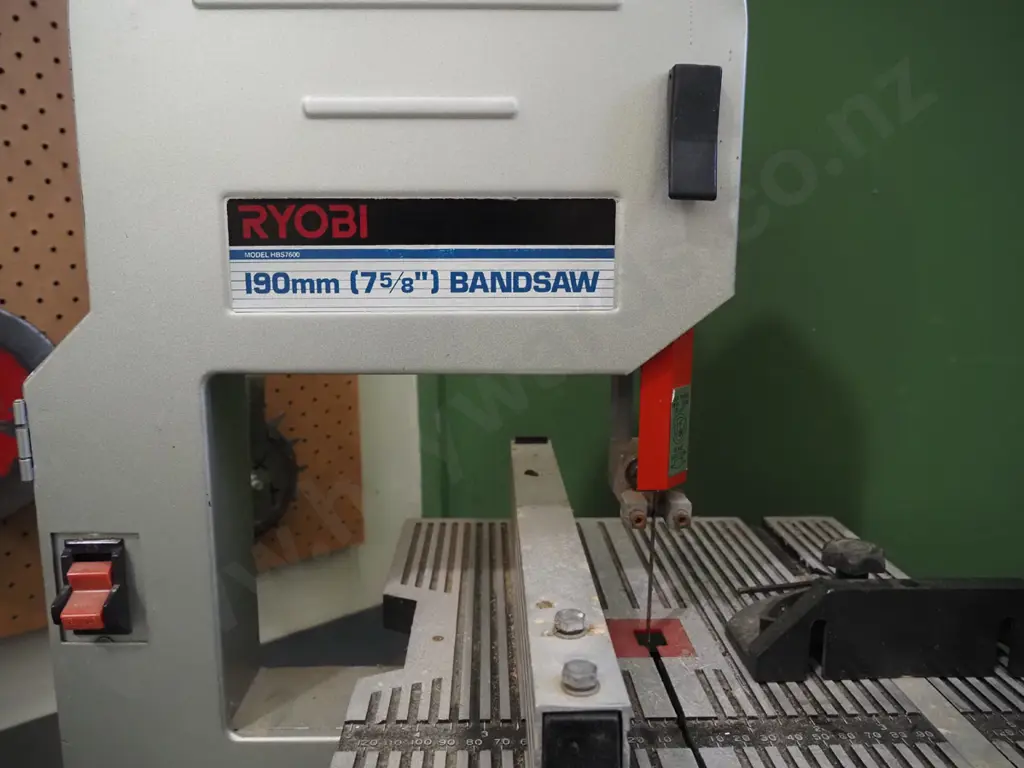 Ryobi 190mm band saw Image 1++