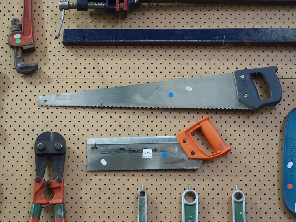 2x hand saws - blue dots Image 1++