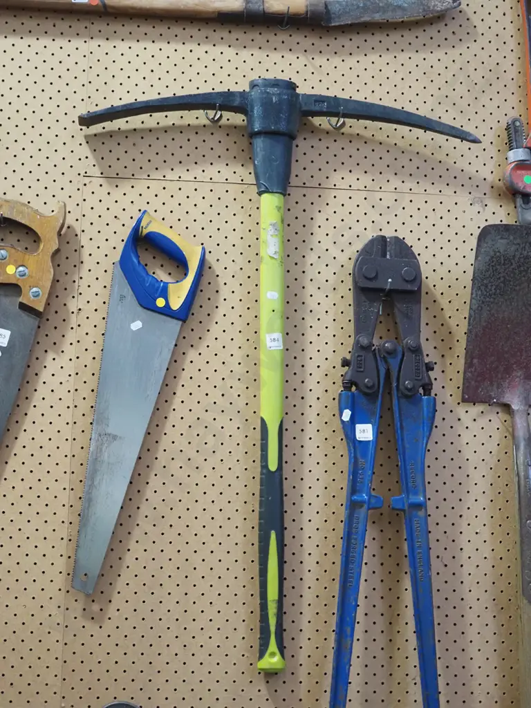 heavy duty plastic handled pick axe Image 1++