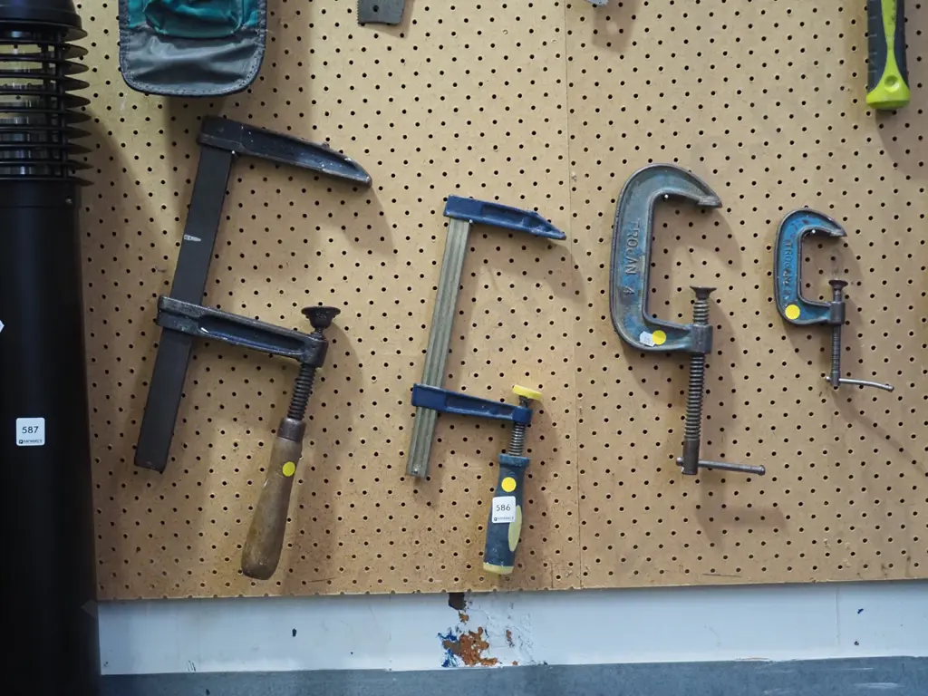 2x G clamps, 2x F clamps - yellow dots Image 1++