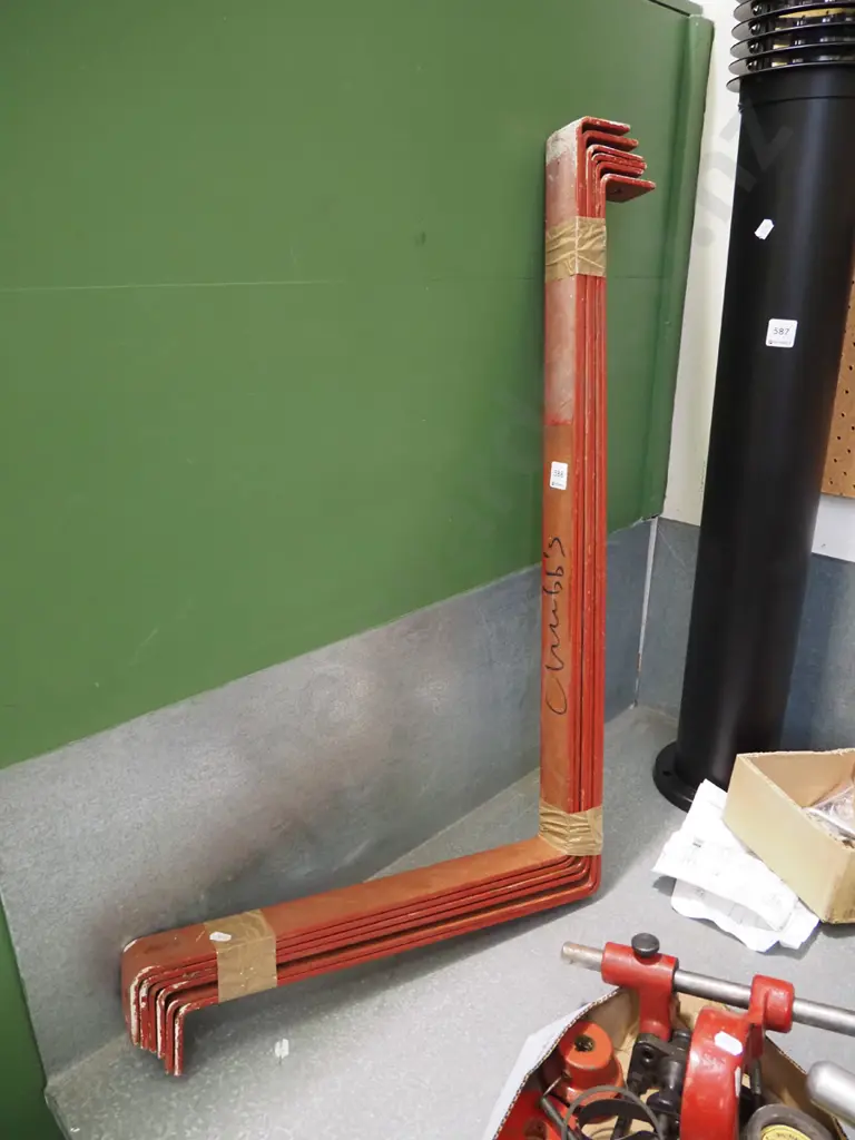 6x heavy duty brackets Image 1++