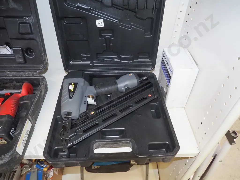 Air Wave braiding gun, box of braids Image 1++