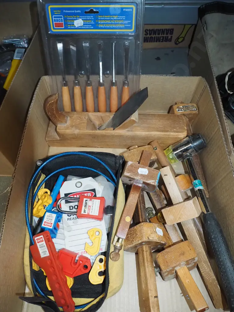box; woodworker's marker gauges, hand plane, chisels etc Image 1++