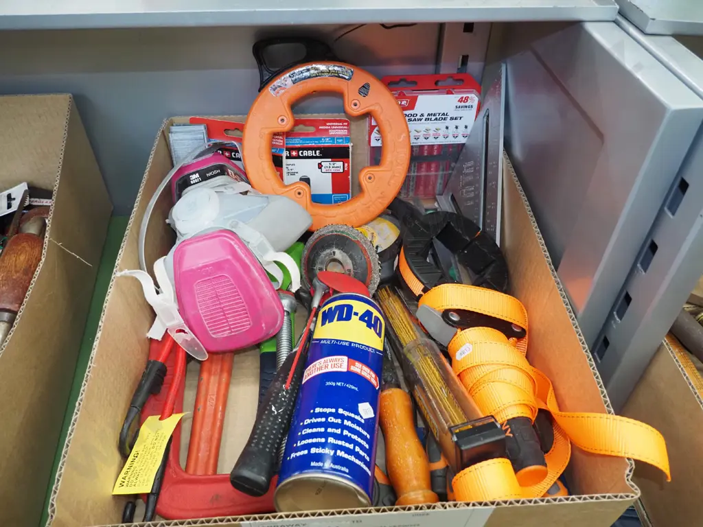box; G clamp, plumbers stilson, breathing mask, saw blades etc Image 1++