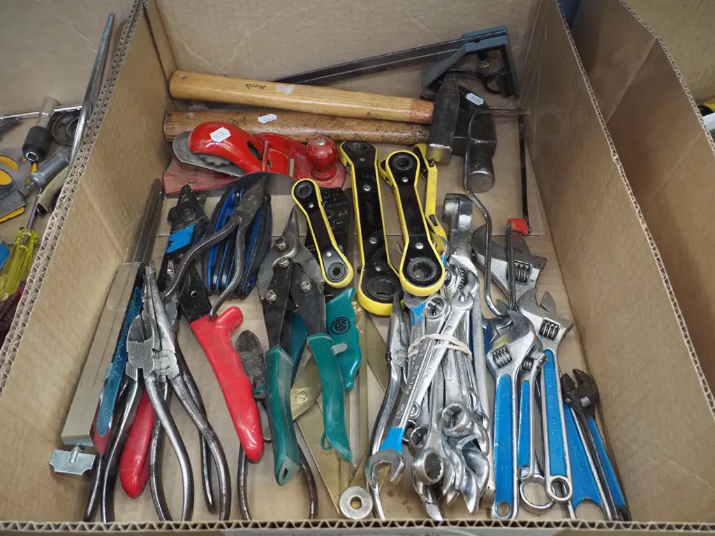 box; crescents, open end ring spanners, ratchets etc Image 1++