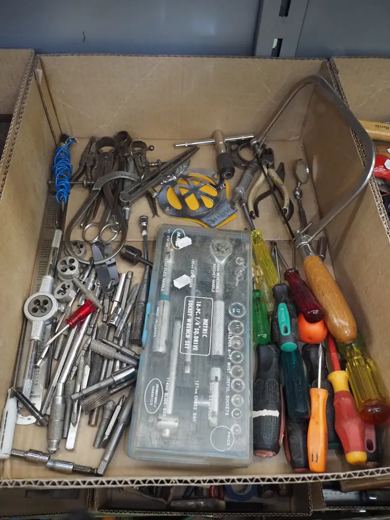 box; socket set, screwdrivers, coping saw etc Image 1++