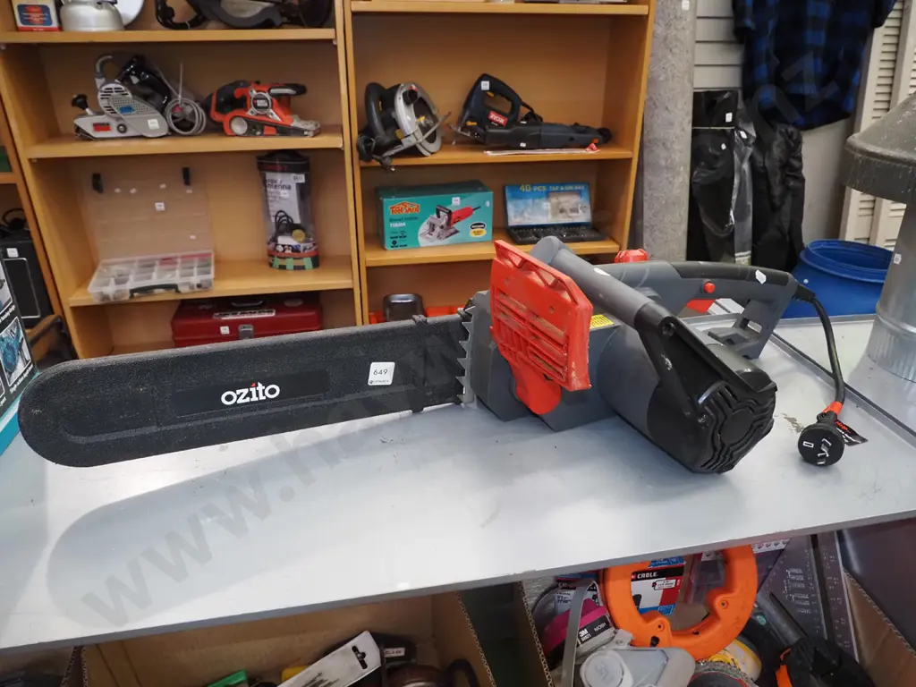 Ozito electric chainsaw Image 1++