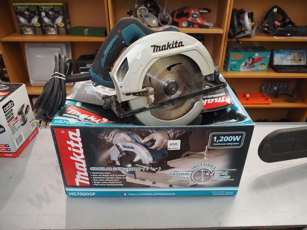 Makita skilsaw Image 1++