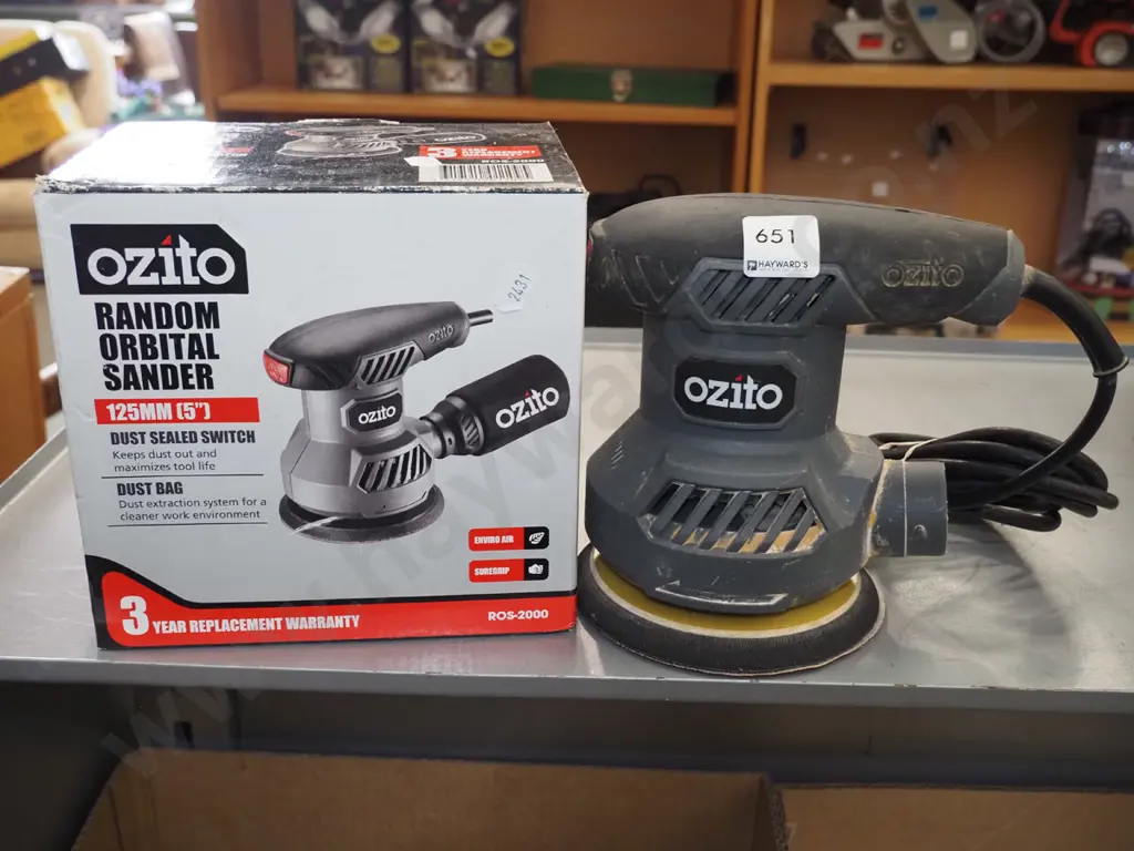 Ozito random orbital sander Image 1++