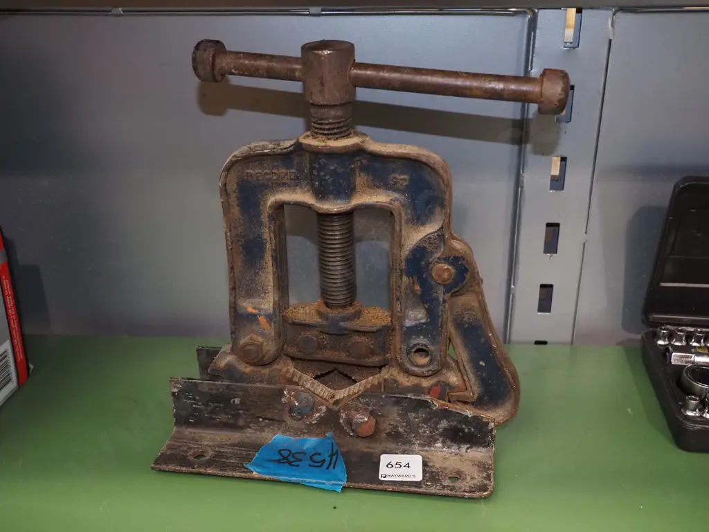 vintage pipe clamp Image 1++