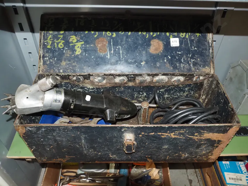 metal tool box, Sunbeam Shear Master electric clippers Image 1++