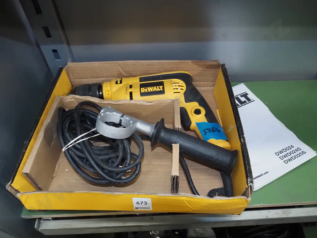 De Walt corded drill Image 1++