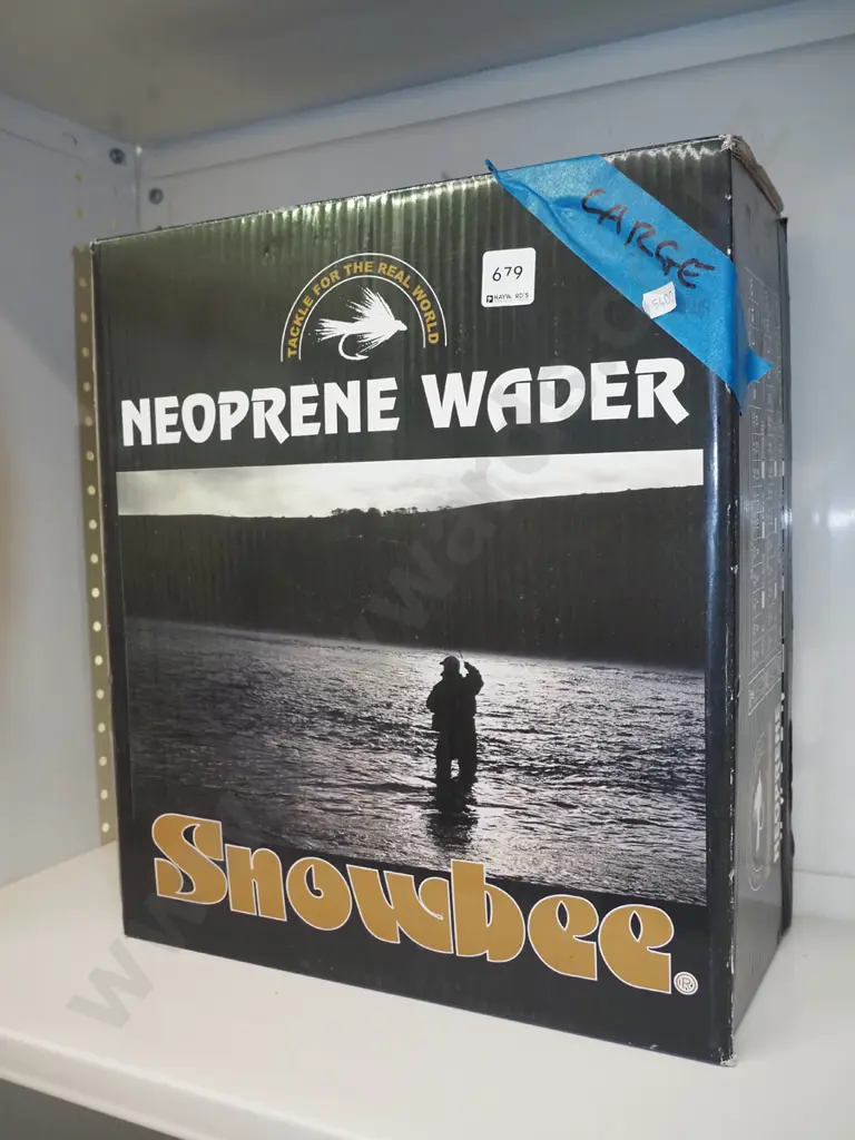 box; large Snowbee neoprene waders Image 1++