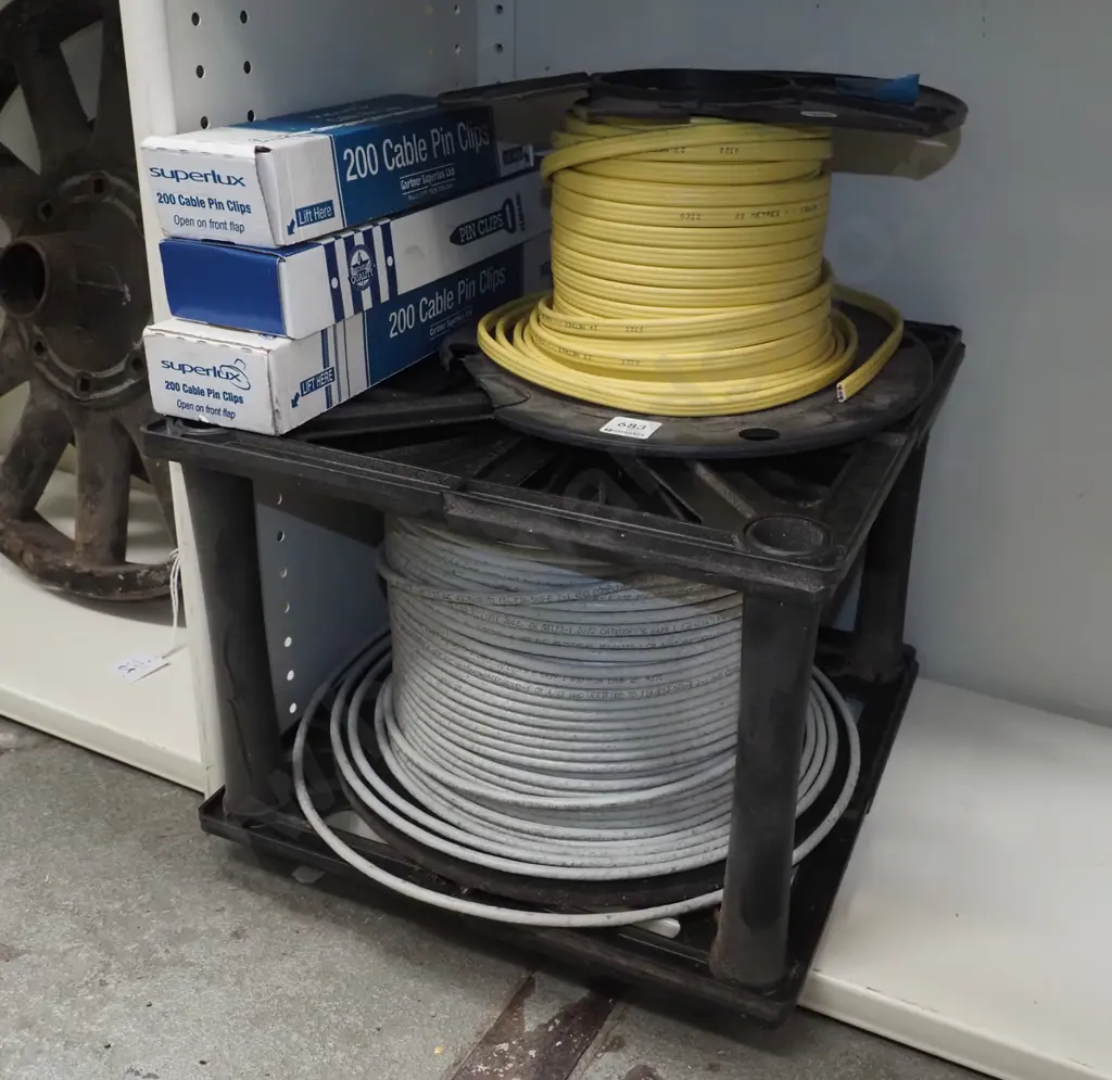 2x coils of cables, cable tie pin clips Image 1++