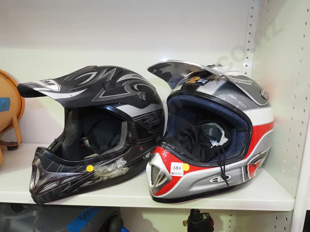 2x motorcycle helmets - yellow dots  Image 1++