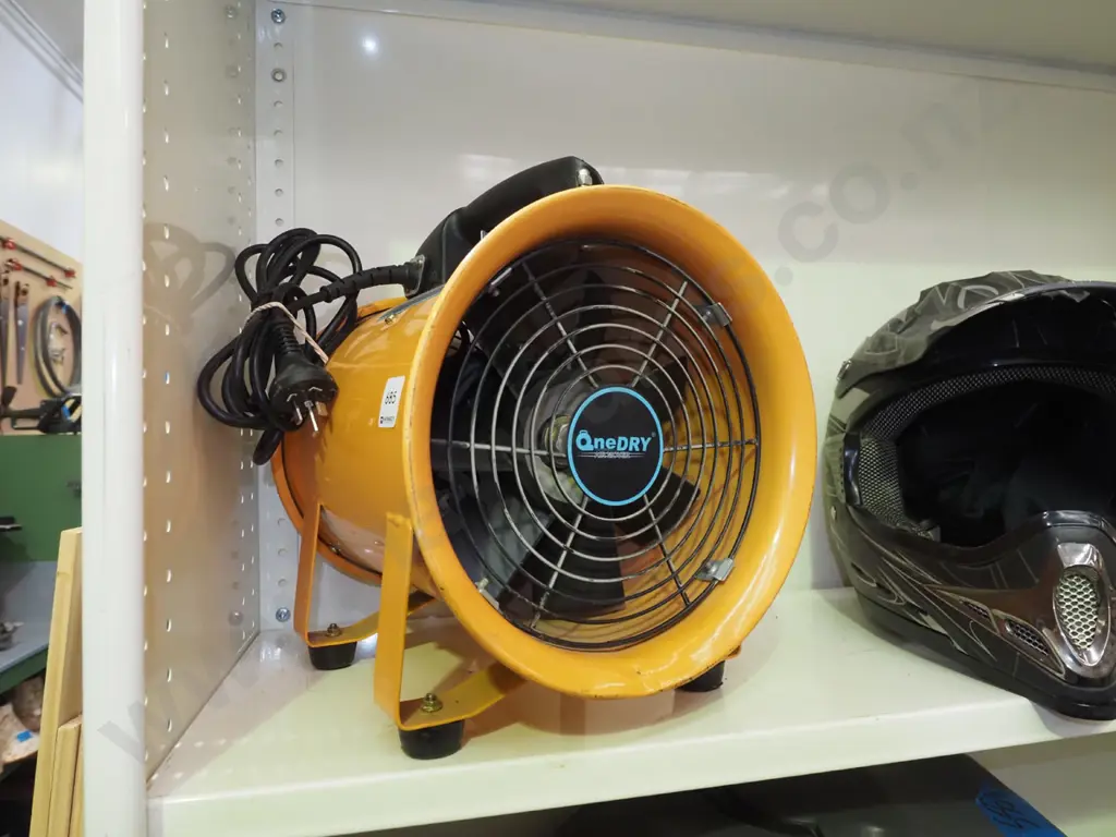One Dry portable air mover Image 1++