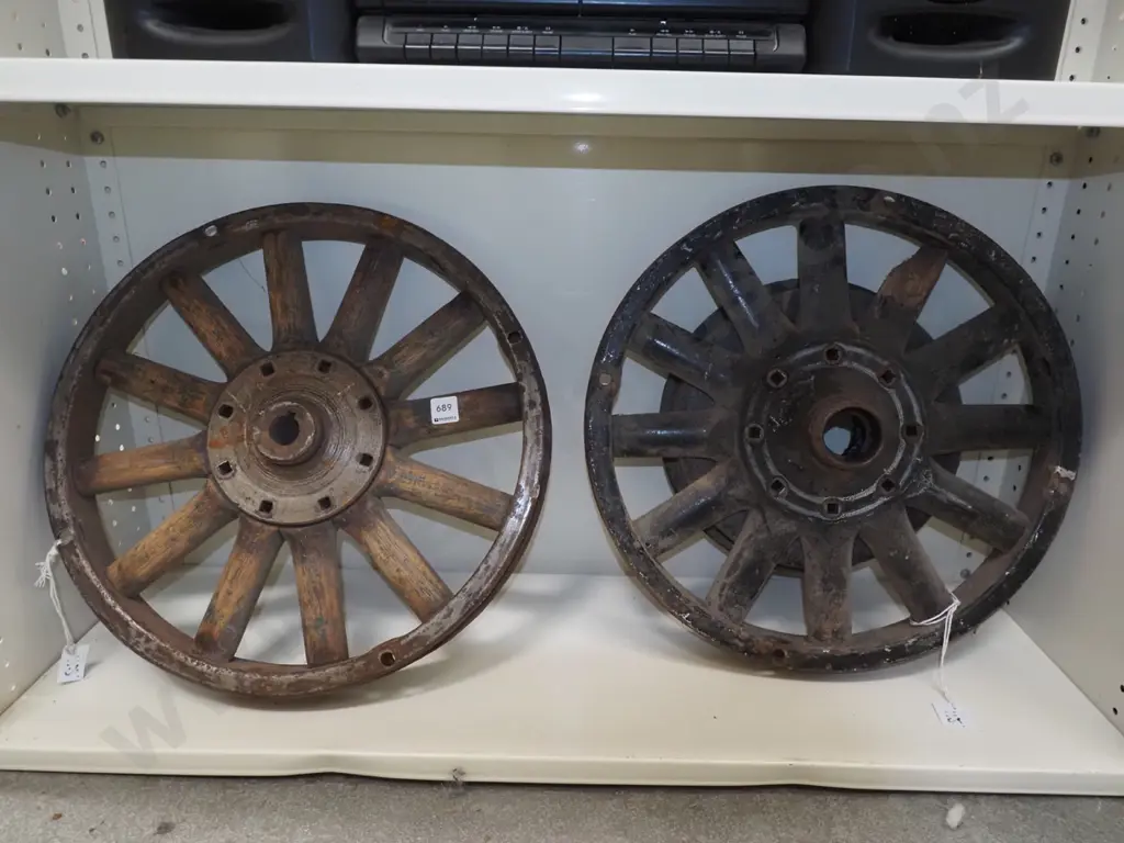2x vintage spoked agricultural wheels Diam-470 Image 1++