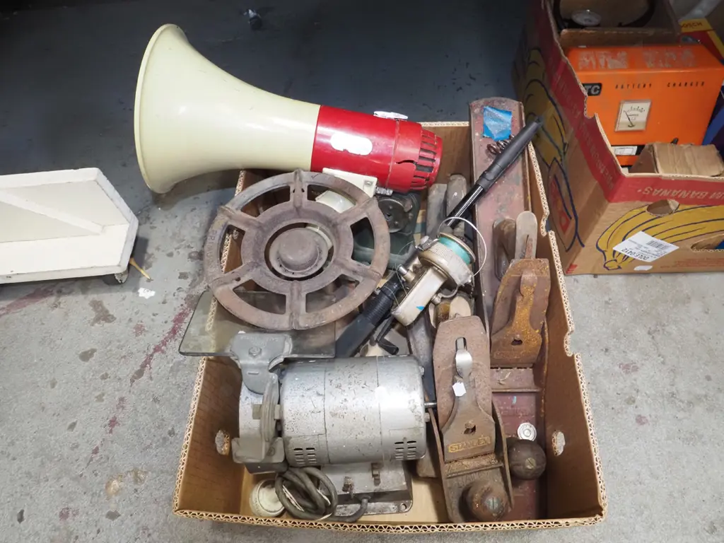 box; rusty hand planes, bench grinder, camp stove etc Image 1++