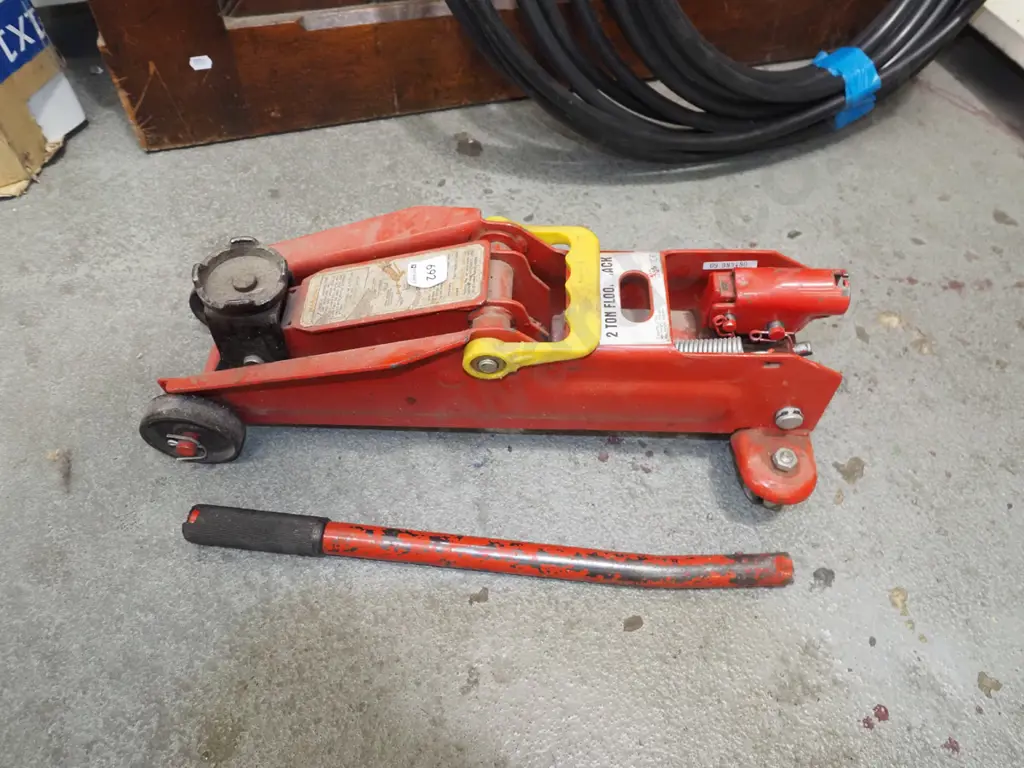 2 tonne trolley jack Image 1++