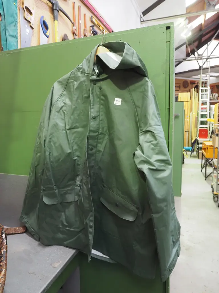 small size pvc raincoat Image 1++