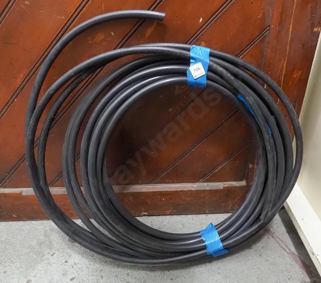 roll of black akylthene pipe Image 1++