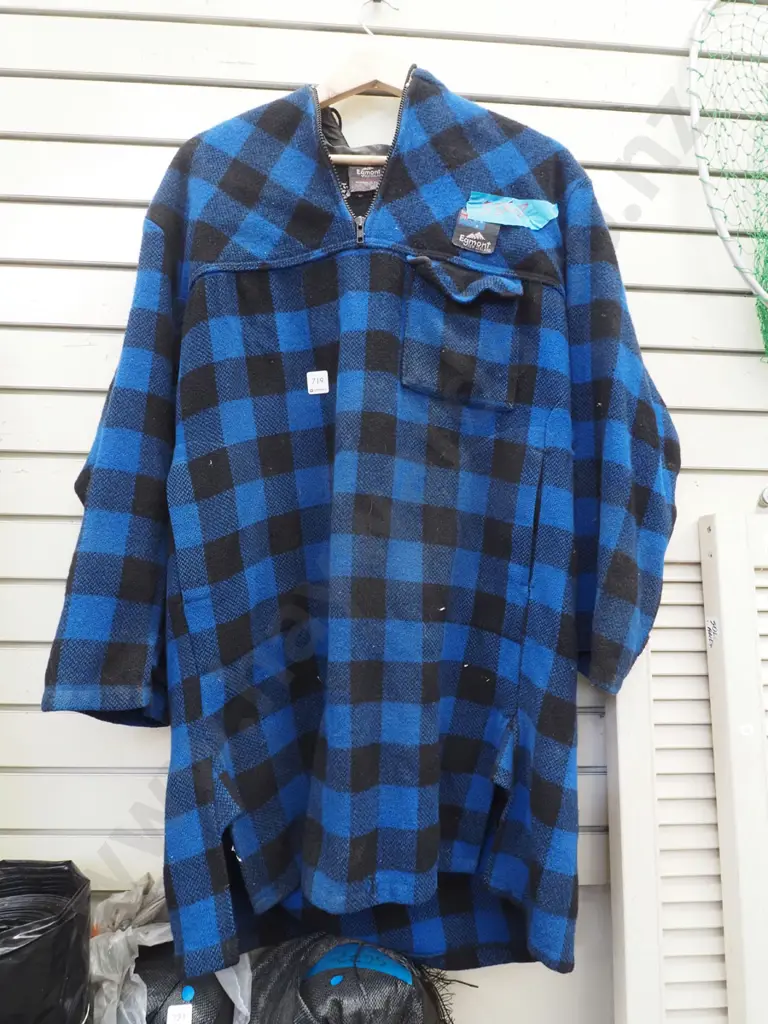 Egmont blue checked size XL bush shirt Image 1++