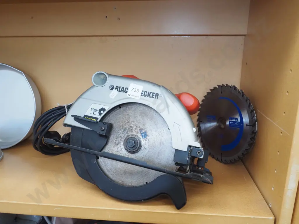 BD skilsaw with additional blades Image 1++