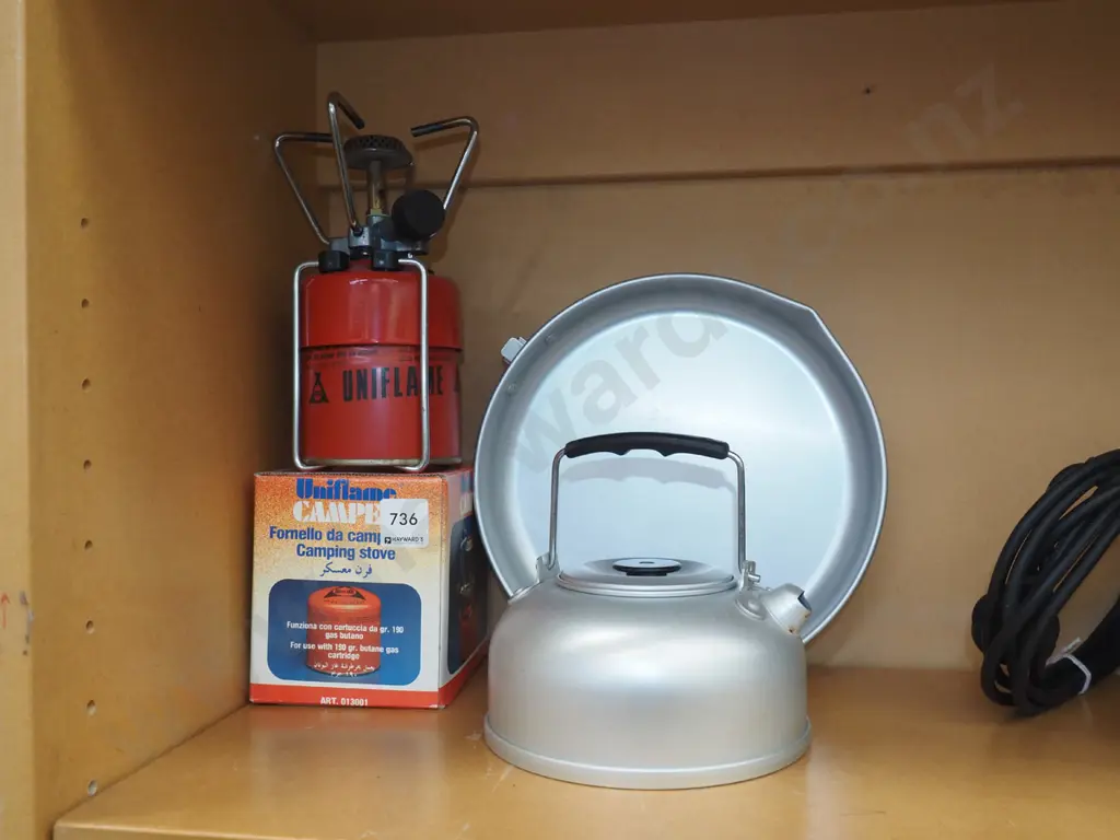 camp stove, kettle, frying pan - no handle Image 1++
