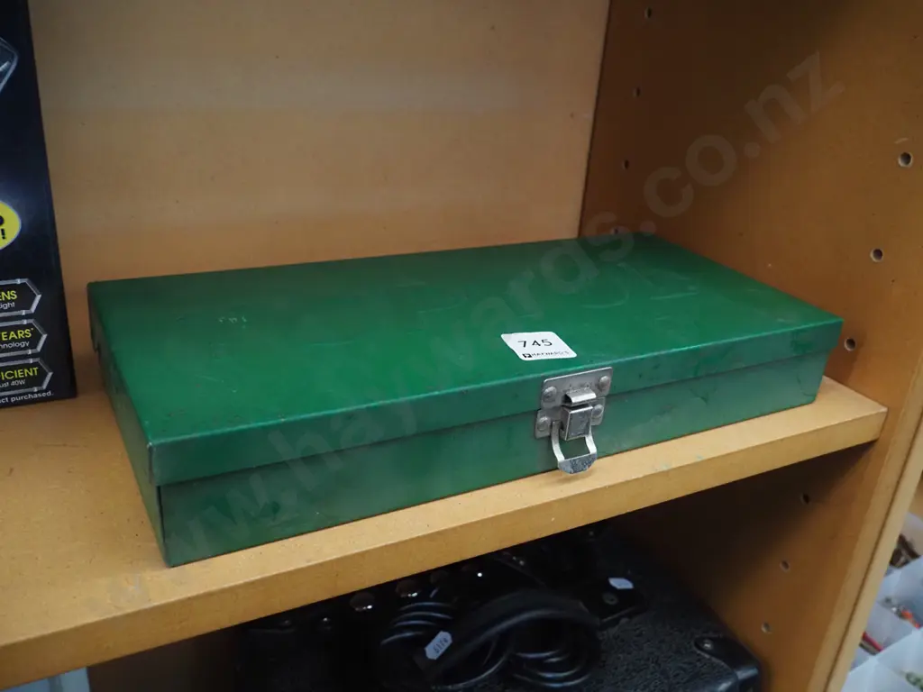 Toptul green metal tool box Image 1++