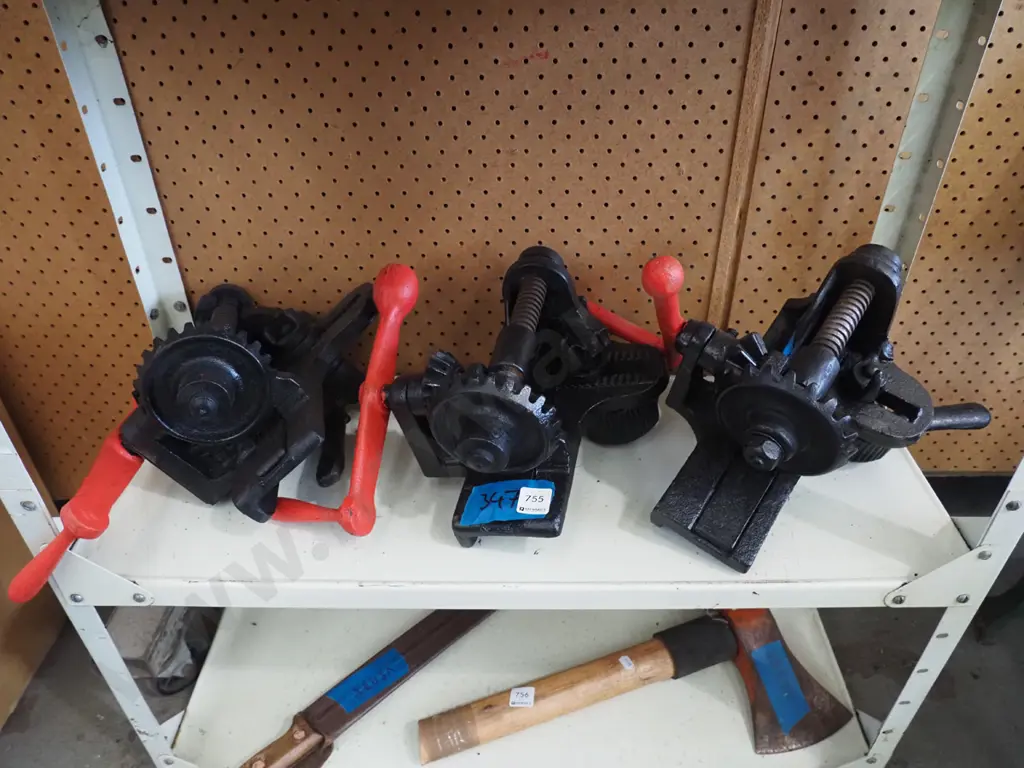 3x heavy duty T&G floor clamps Image 1++