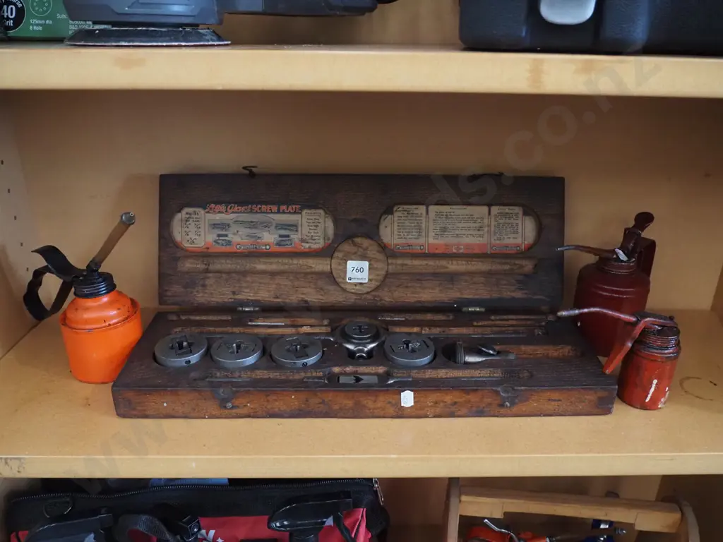 vintage wooden tap and die set, 3x oilers Image 1++
