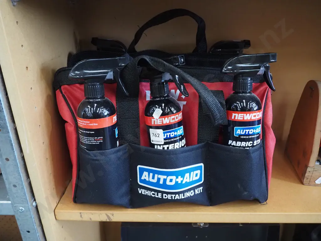 Auto Aid vehicle detailing kit Image 1++