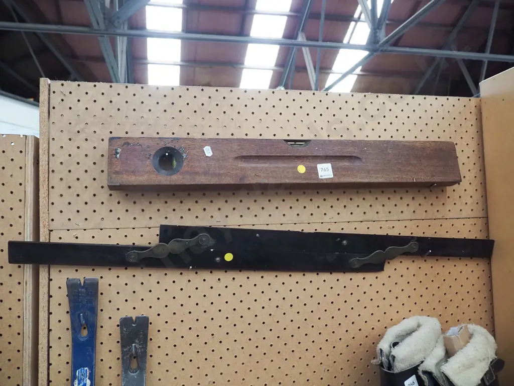vintage builder's level, charting parallels - yellow dots Image 1++