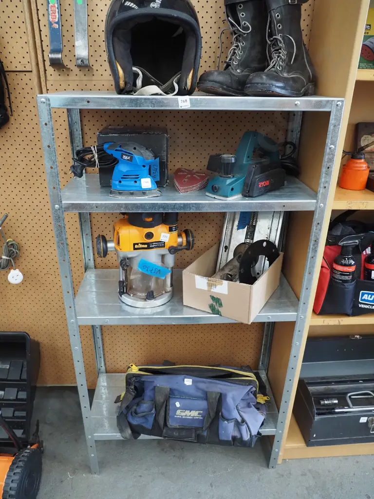 metal workshop shelves H-1320 W-710  Image 1++
