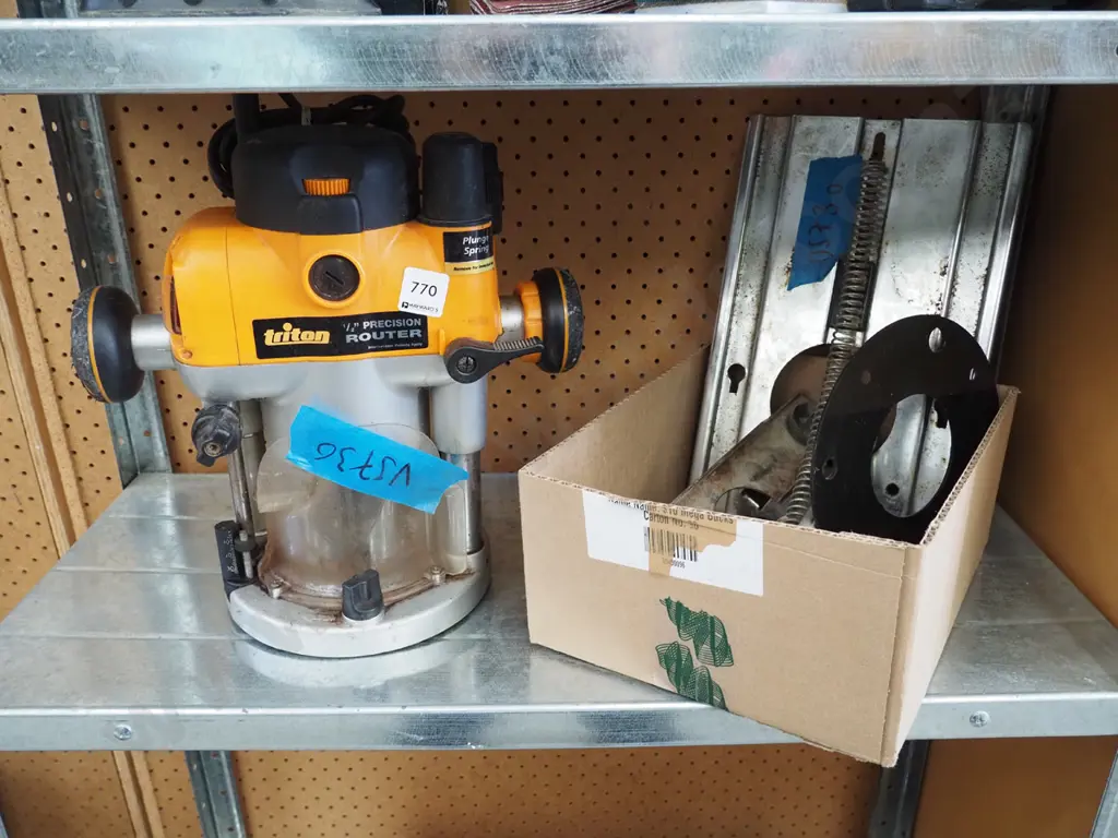 Triton precision router, accessories Image 1++