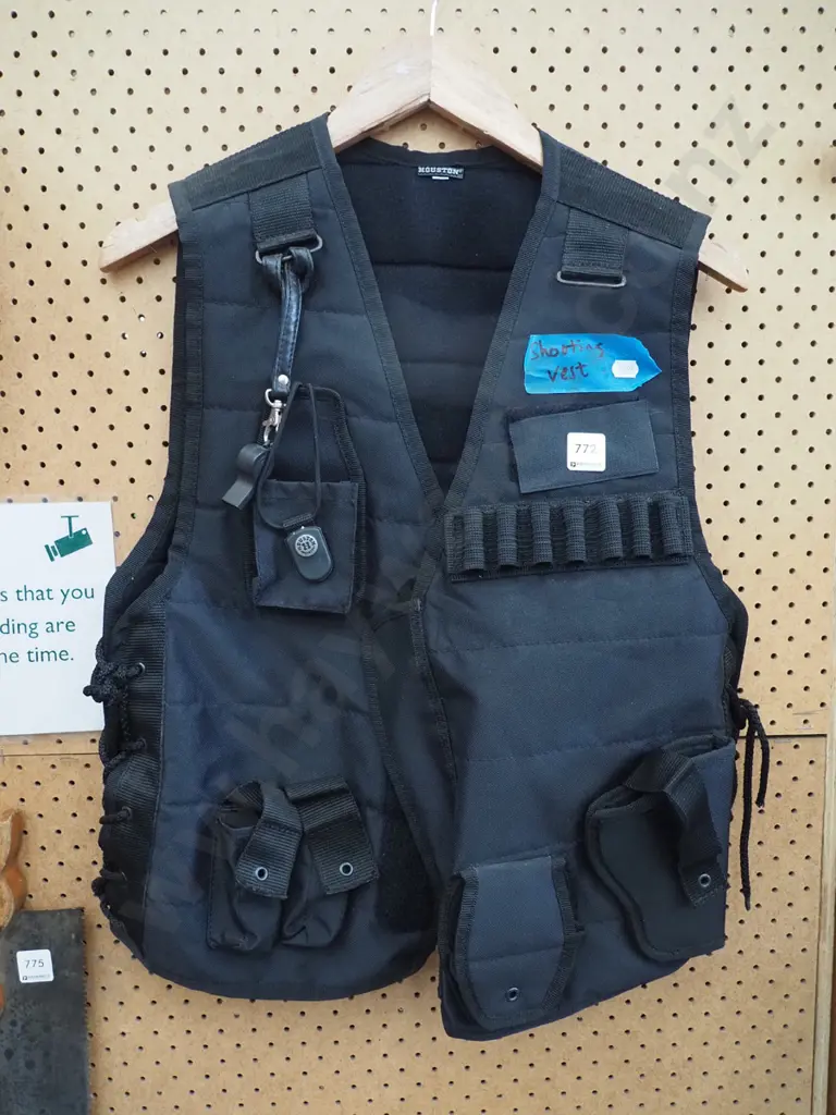 Houston shooting vest Image 1++