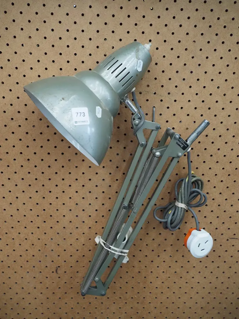 bench mounted anglepoise lamp - missing bench mount Image 1++