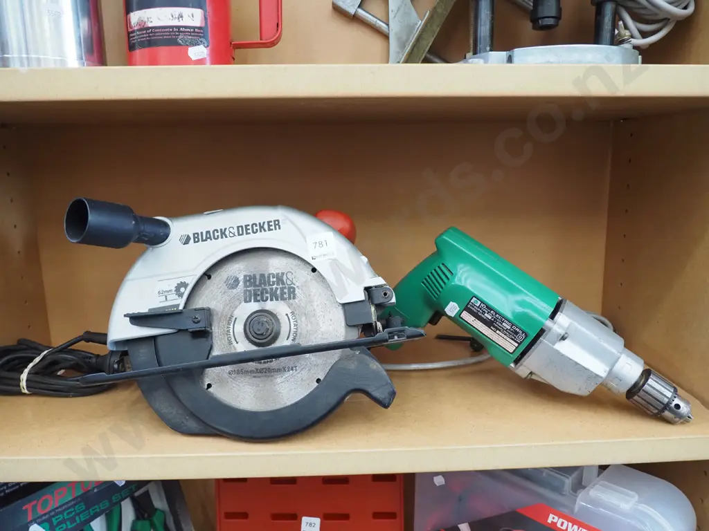Black & Decker skilsaw, drill Image 1++