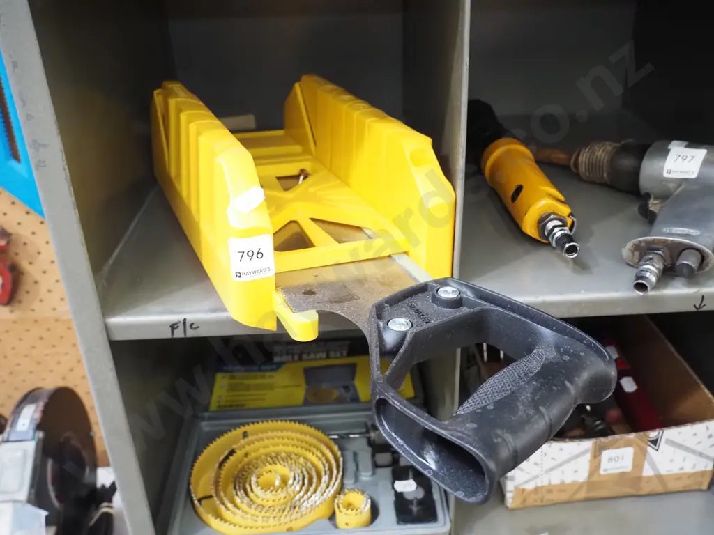 mitre saw and mitre box Image 1++