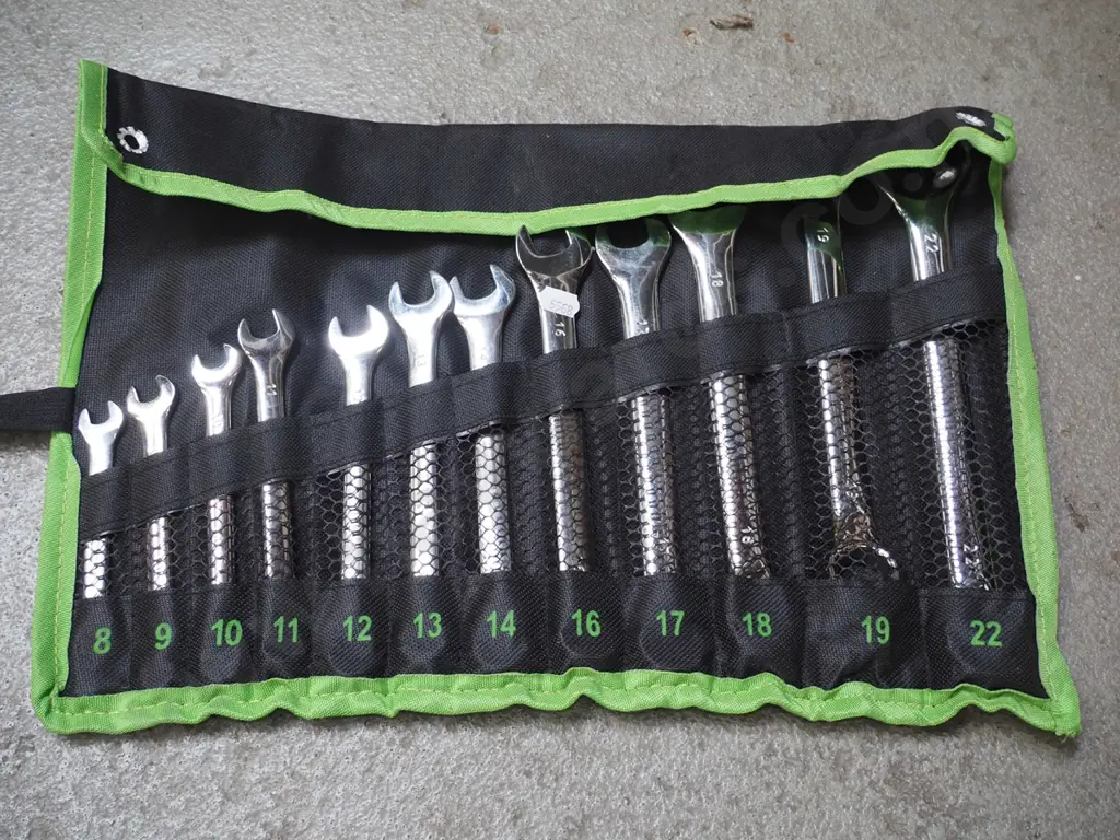 spanner set and carry case Image 1++