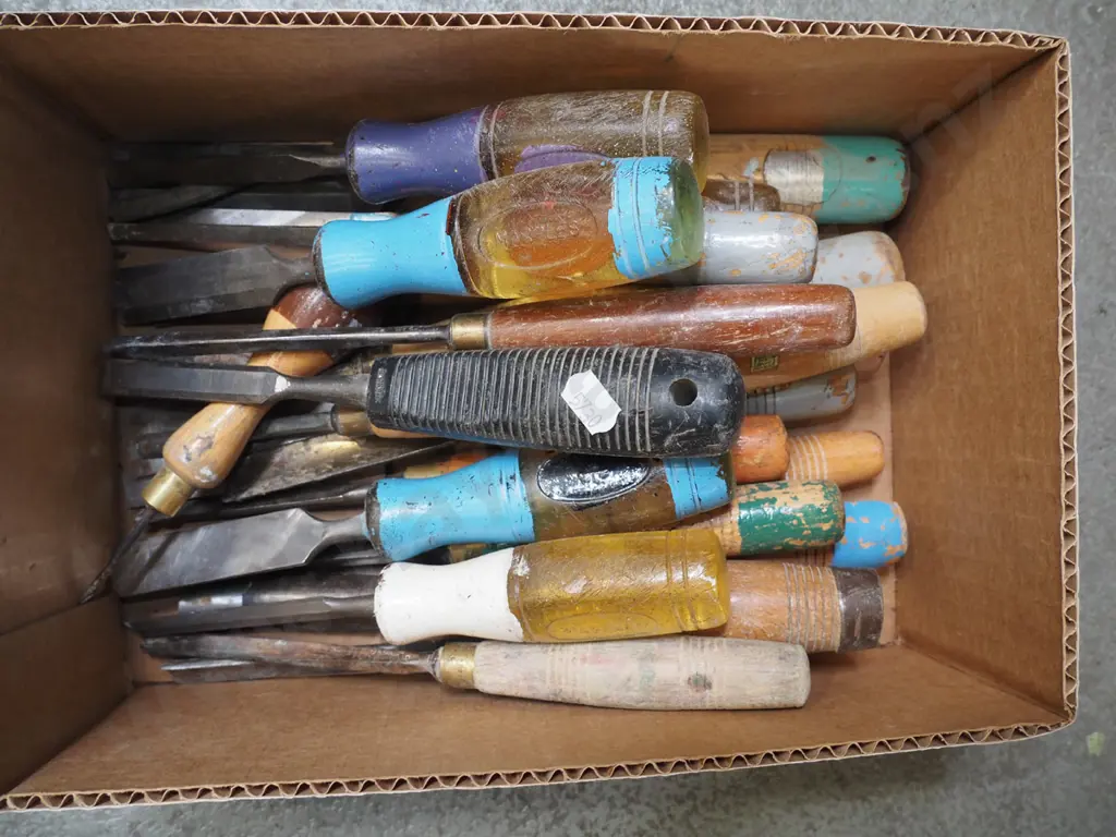 box of chisels Image 1++