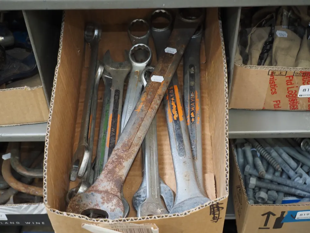 box; heavy duty spanners Image 1++