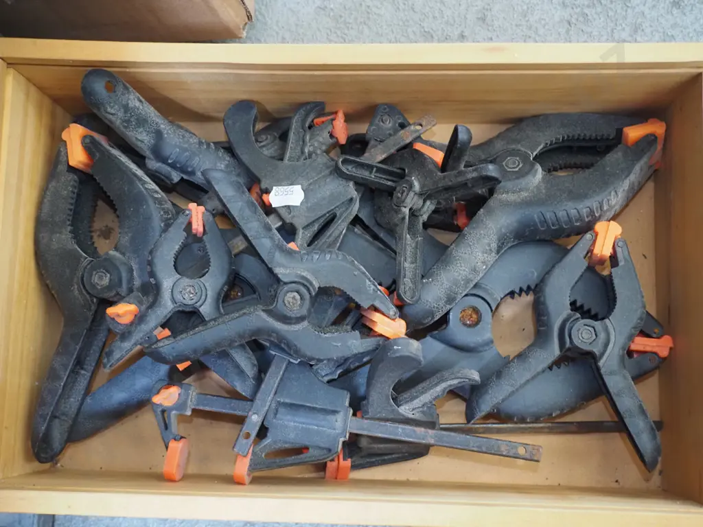 box of small clamps Image 1++