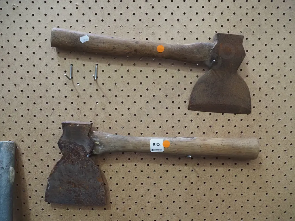 2x vintage hatchets -orange dots Image 1++