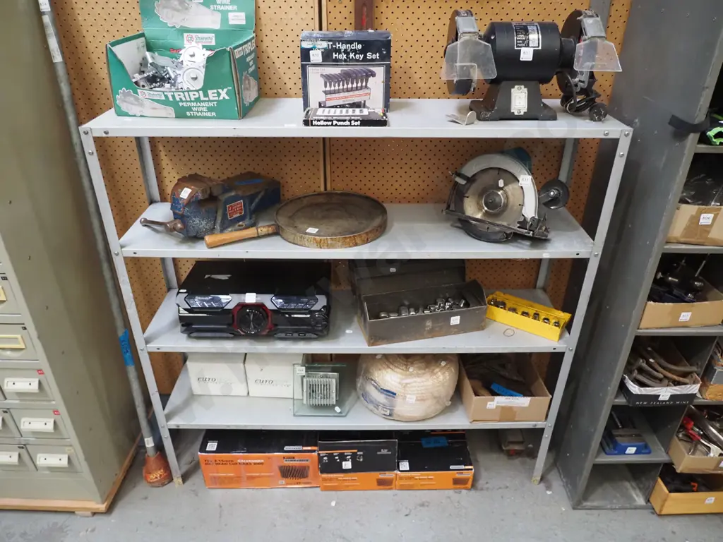 galvanised workshop/glasshouse shelves H-1150 W-1170 D-285 Image 1++