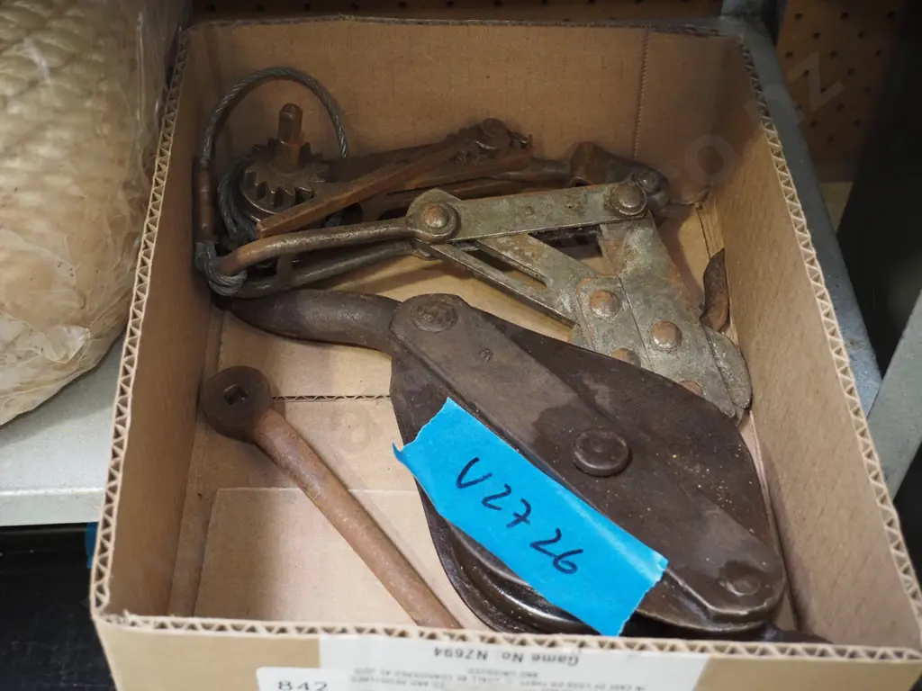 box; vintage pulley Image 1++
