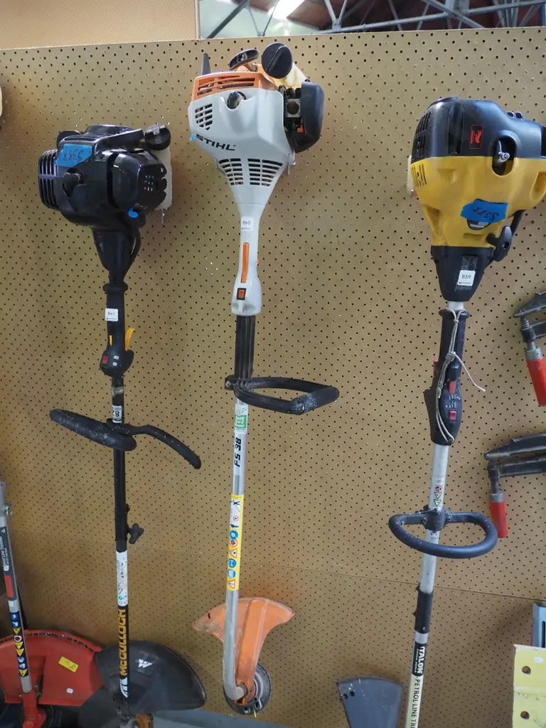Stihl 2 stroke line trimmer and accessories Image 1++